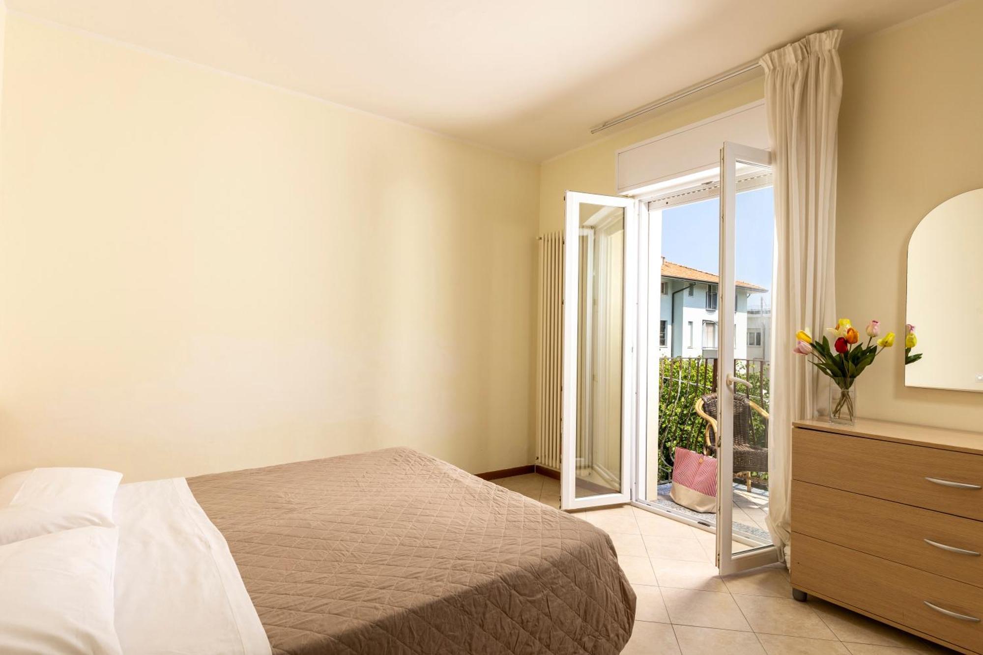 Residence Uno Studio&Suites Римини Экстерьер фото