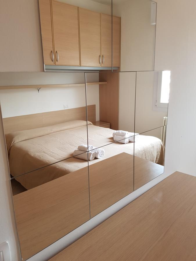 Residence Uno Studio&Suites Римини Экстерьер фото