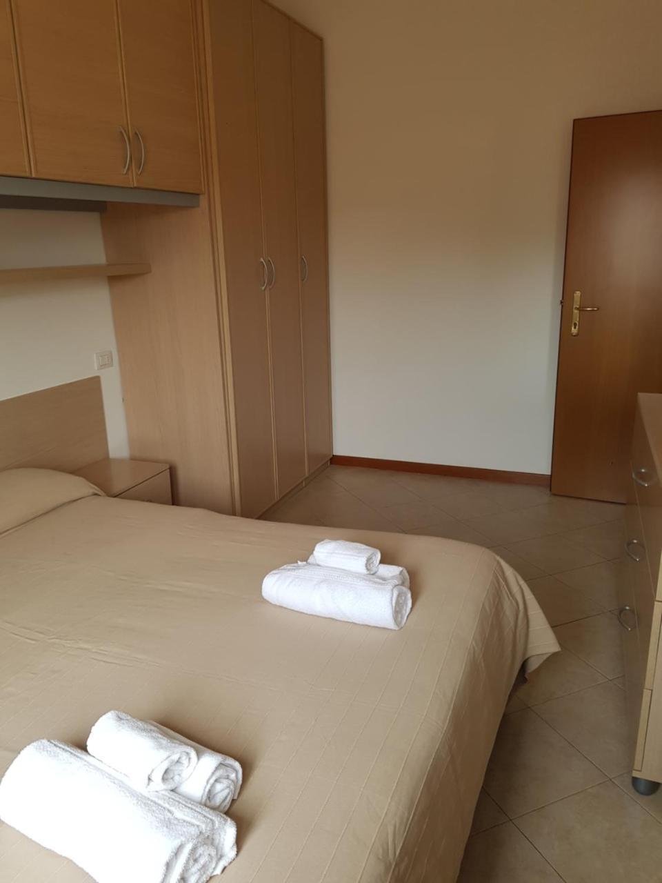 Residence Uno Studio&Suites Римини Экстерьер фото